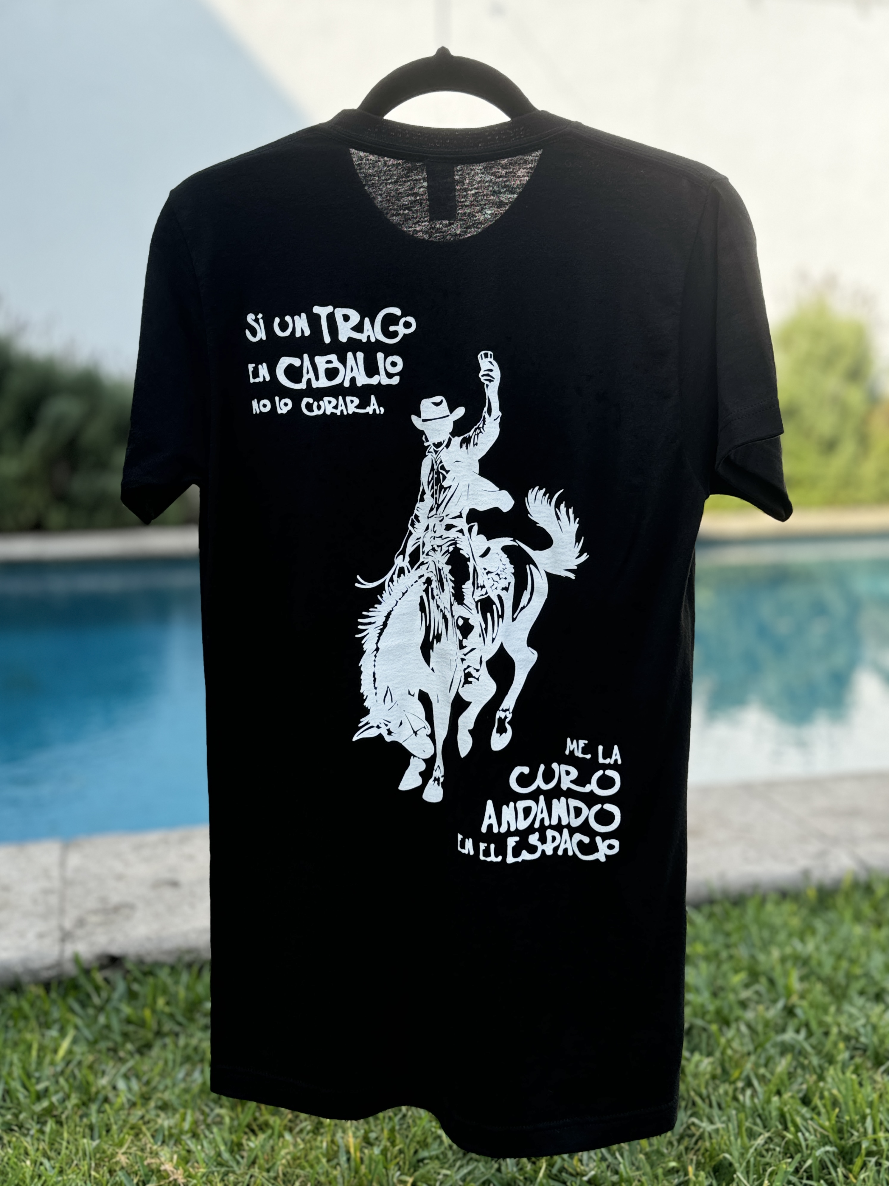 Playera CHOLO EN UN LOW espalda